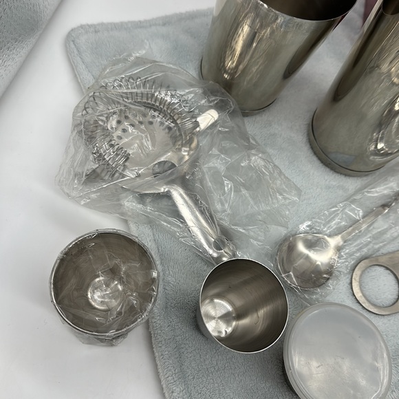 Finedine 14 piece Stainless Steel Bar Set—New - Picture 9 of 14